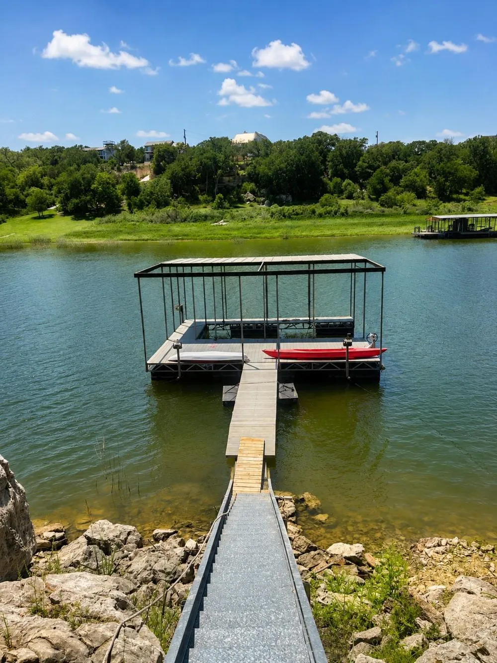 1216 Cliffview Drive Spicewood, TX 78669