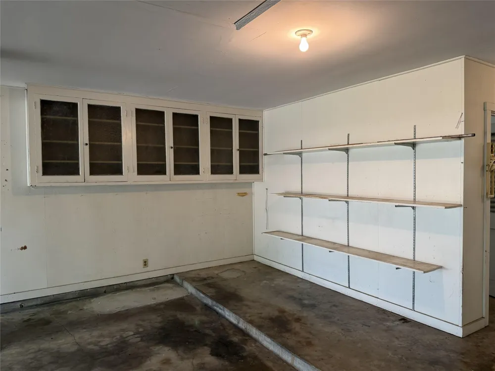 701 Herder Avenue Schulenburg, TX 78956