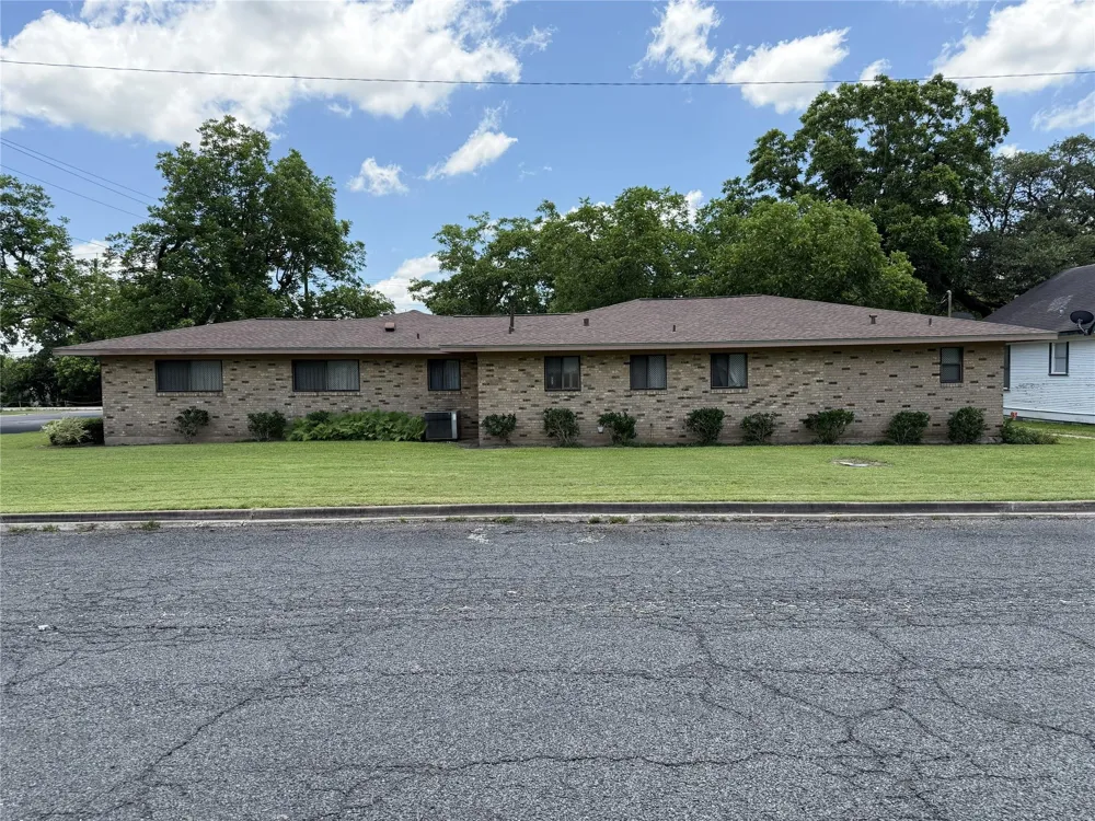 701 Herder Avenue Schulenburg, TX 78956