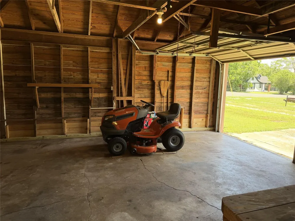 701 Herder Avenue Schulenburg, TX 78956