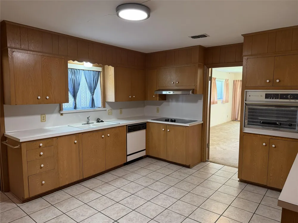 701 Herder Avenue Schulenburg, TX 78956