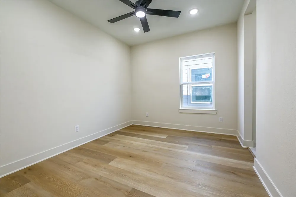 14107 Bridgeport Houston, TX 77047