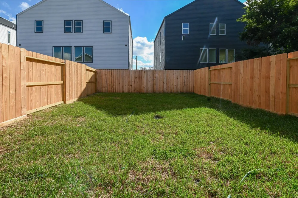 14107 Bridgeport Houston, TX 77047