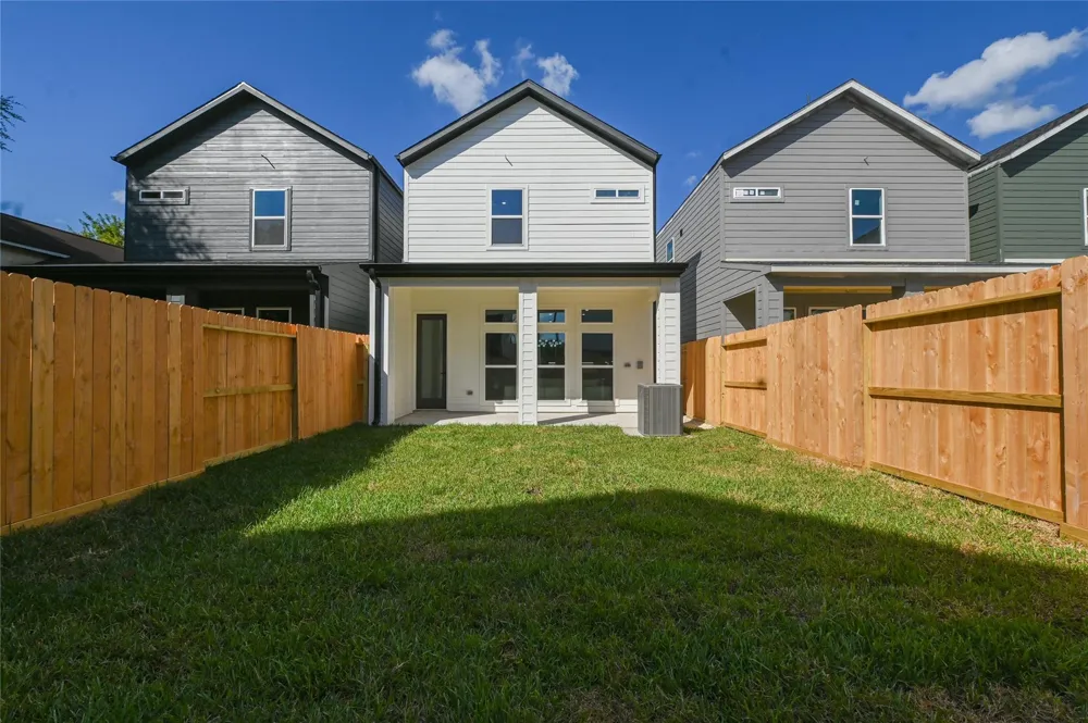 14107 Bridgeport Houston, TX 77047