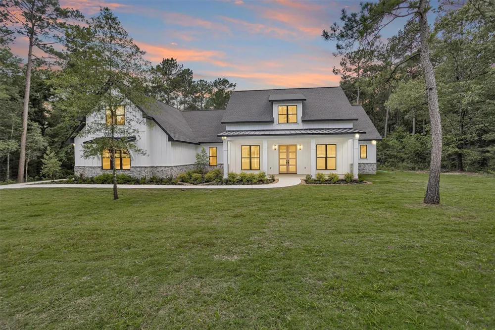 9384 Cedar Bend Plantersville, TX 77363