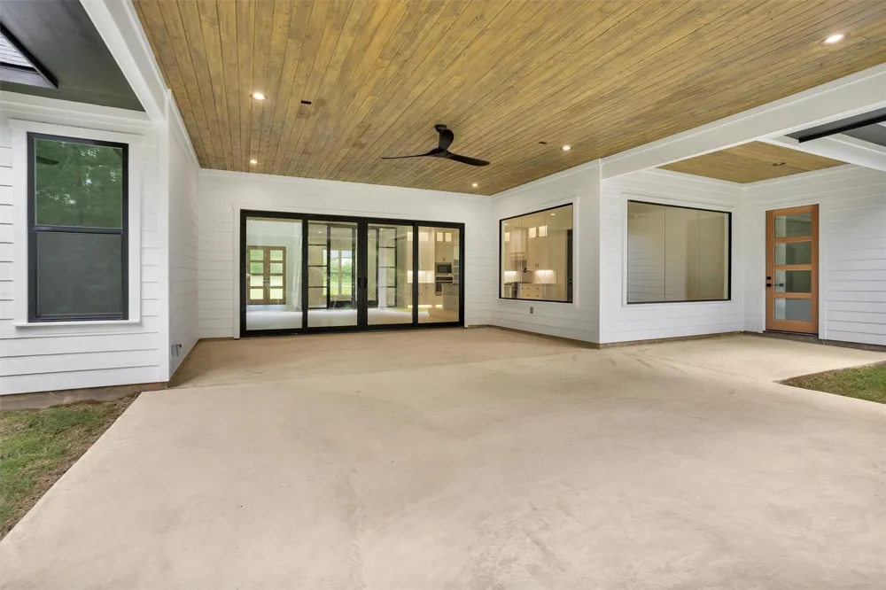 9384 Cedar Bend Plantersville, TX 77363