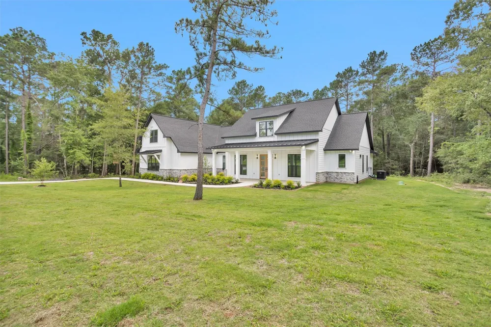 9384 Cedar Bend Plantersville, TX 77363
