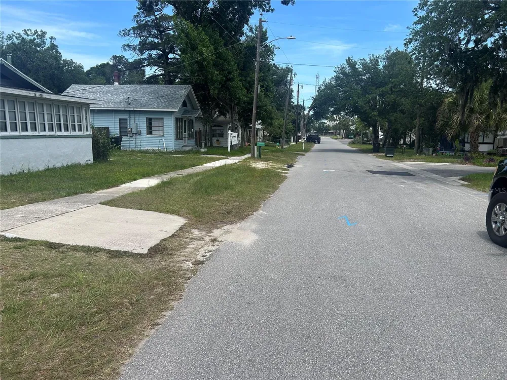 147 KINGSTON AVENUE Daytona Beach, FL 32114
