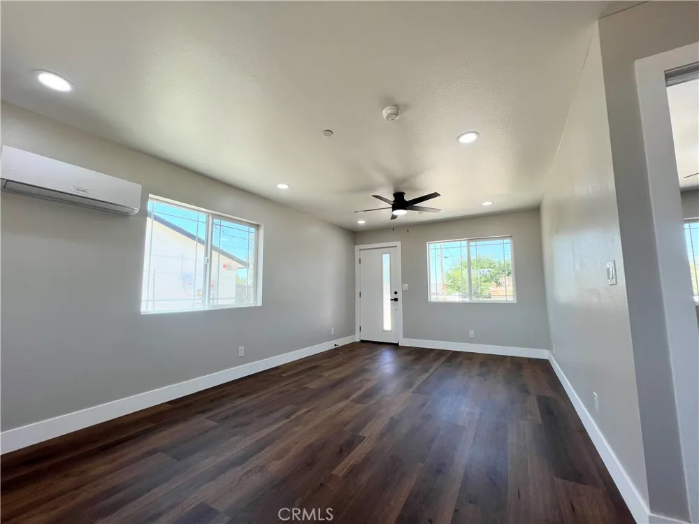 9506 East Avenue T-14 Littlerock, CA 93543