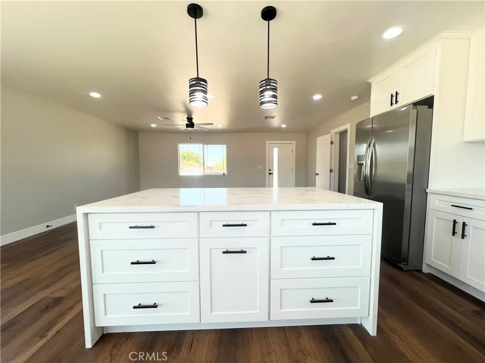9506 East Avenue T-14 Littlerock, CA 93543