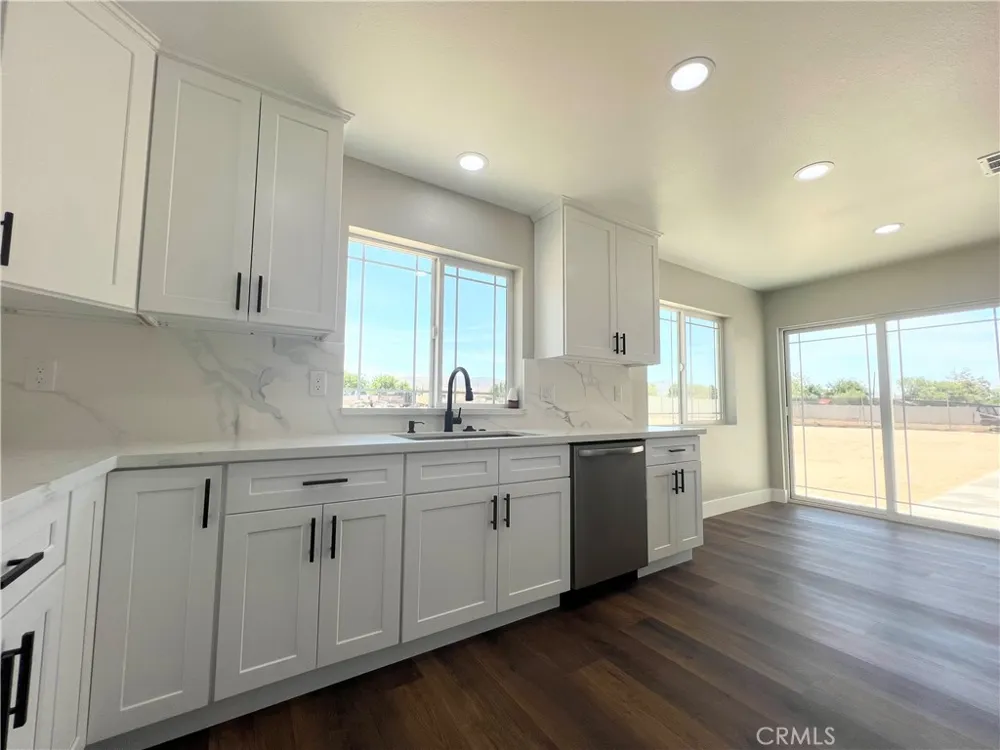 9506 East Avenue T-14 Littlerock, CA 93543