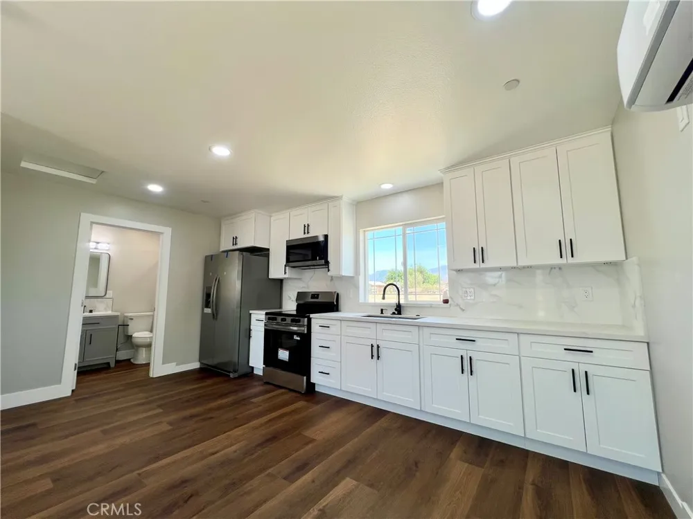 9506 East Avenue T-14 Littlerock, CA 93543