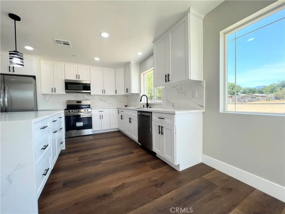 9506 East Avenue T-14 Littlerock, CA 93543