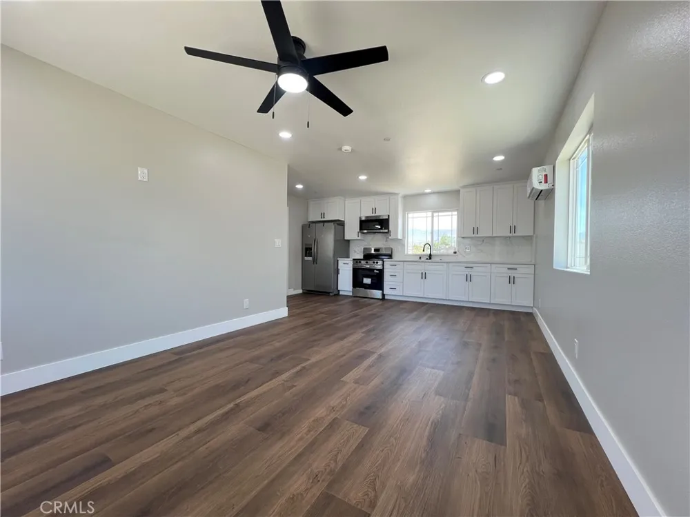 9506 East Avenue T-14 Littlerock, CA 93543