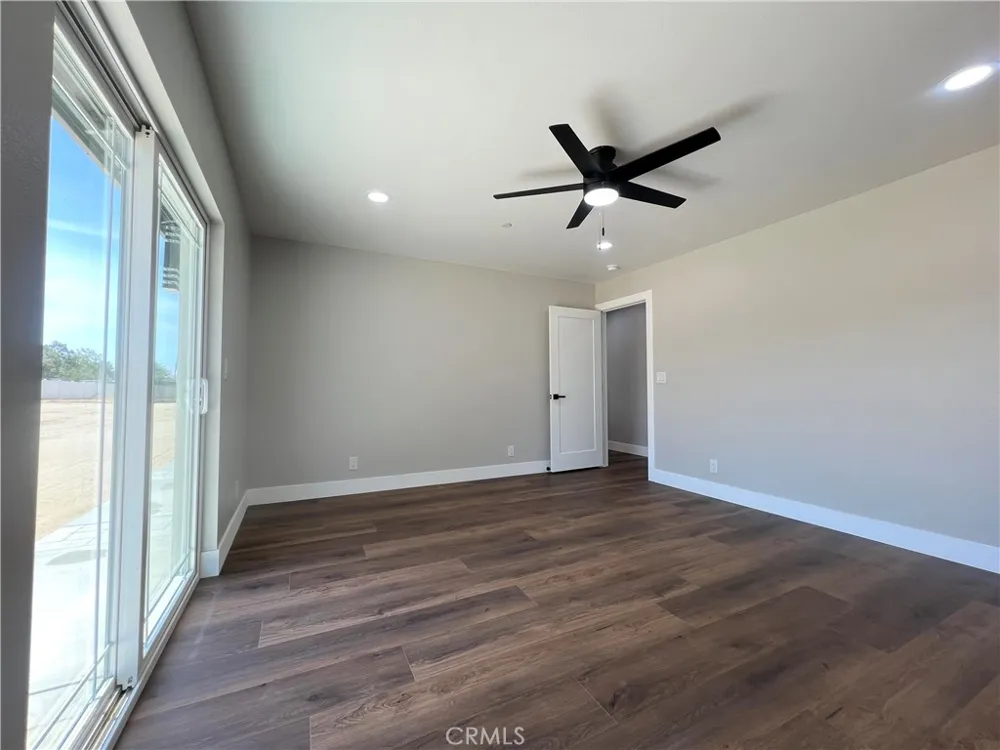 9506 East Avenue T-14 Littlerock, CA 93543