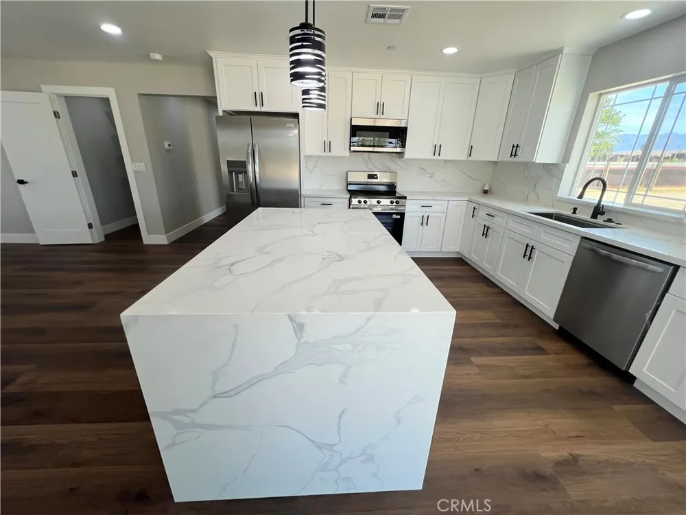 9506 East Avenue T-14 Littlerock, CA 93543