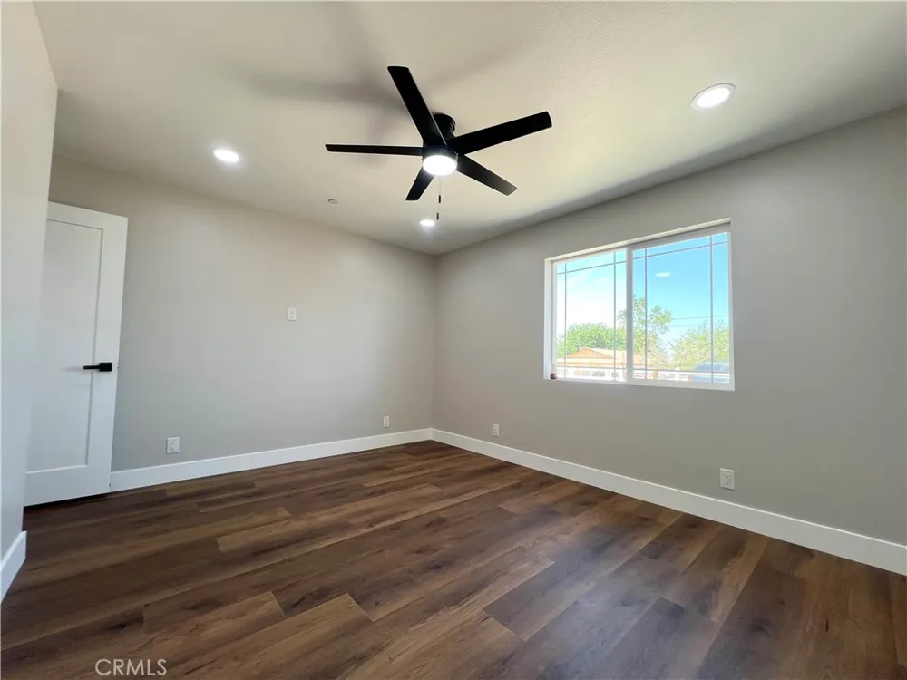 9506 East Avenue T-14 Littlerock, CA 93543
