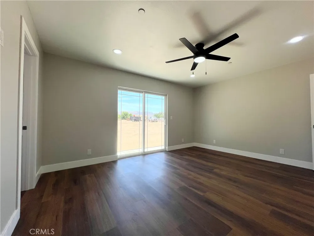 9506 East Avenue T-14 Littlerock, CA 93543