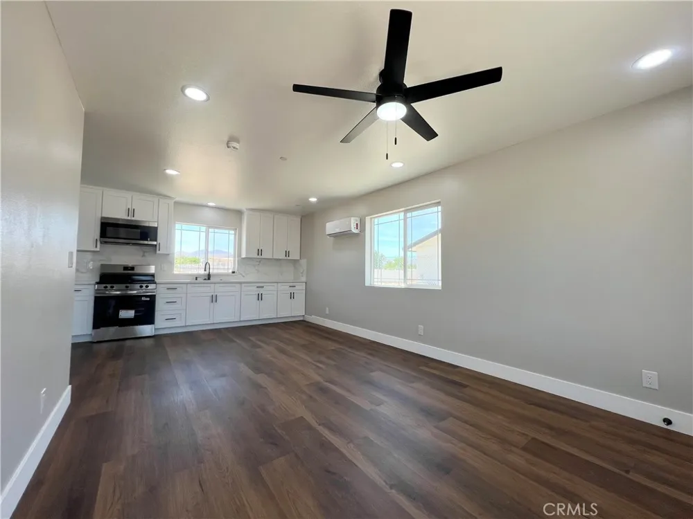 9506 East Avenue T-14 Littlerock, CA 93543