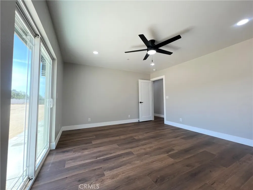 9506 East Avenue T-14 Littlerock, CA 93543
