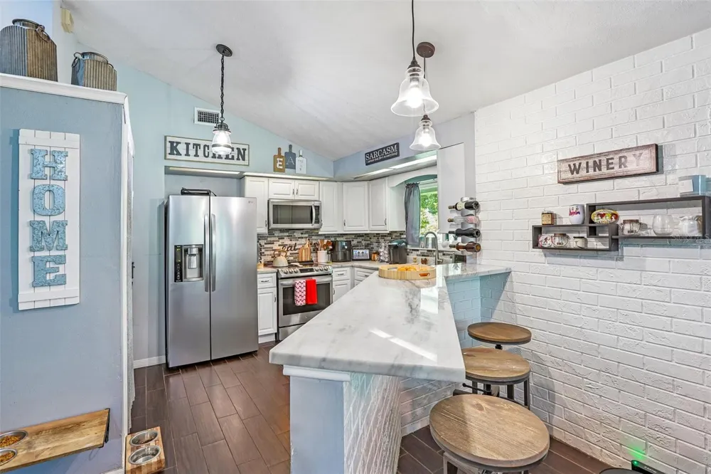 4001 BAINWOOD COURT Tampa, FL 33614