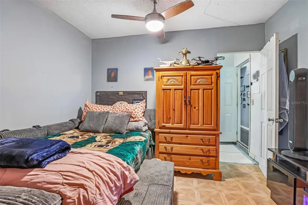 4001 BAINWOOD COURT Tampa, FL 33614