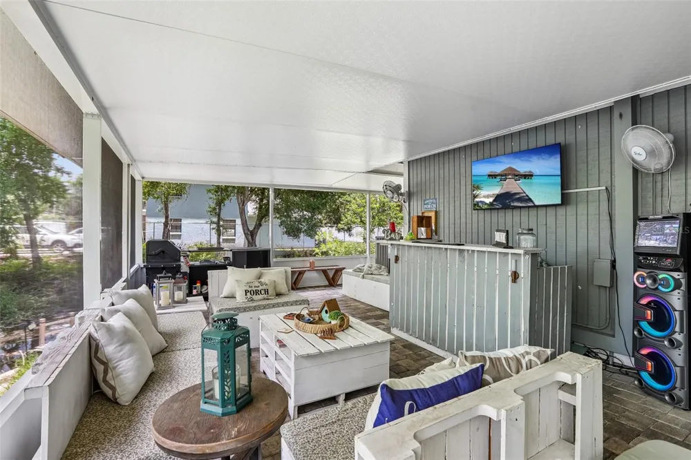 4001 BAINWOOD COURT Tampa, FL 33614