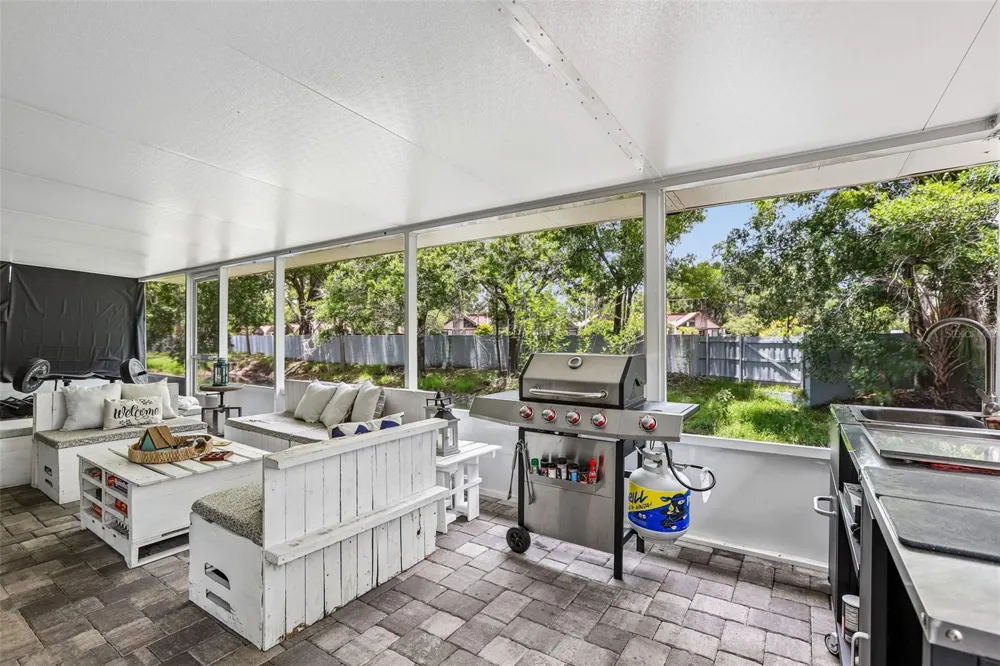 4001 BAINWOOD COURT Tampa, FL 33614