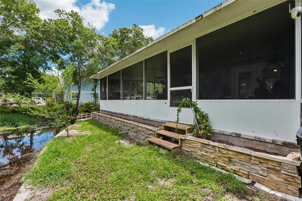 4001 BAINWOOD COURT Tampa, FL 33614