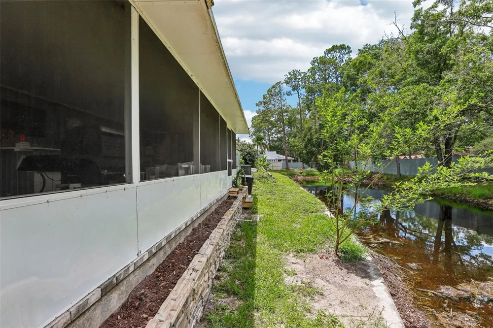 4001 BAINWOOD COURT Tampa, FL 33614