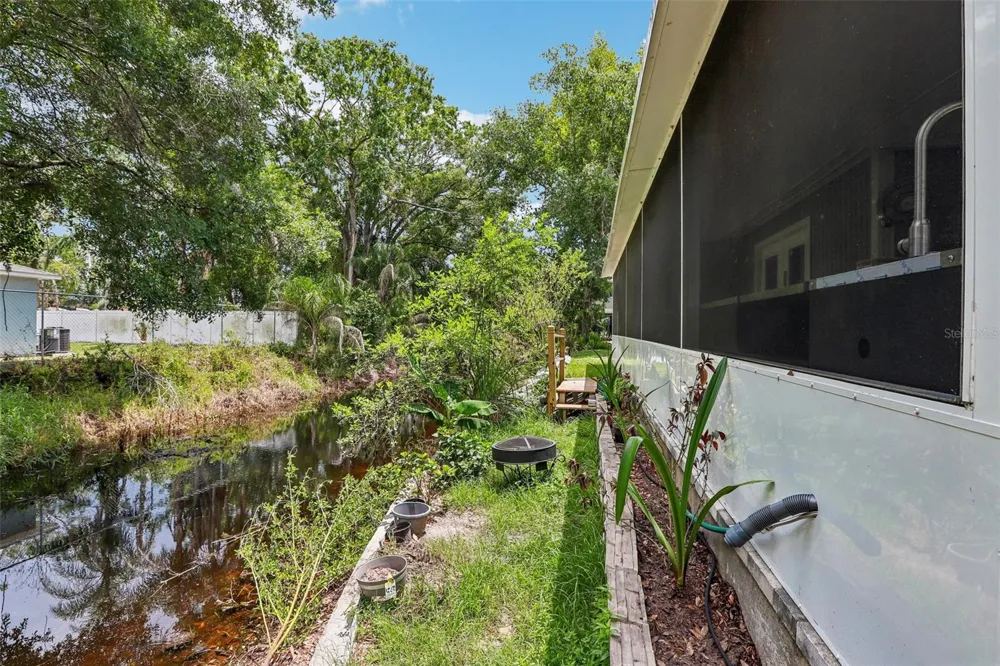 4001 BAINWOOD COURT Tampa, FL 33614