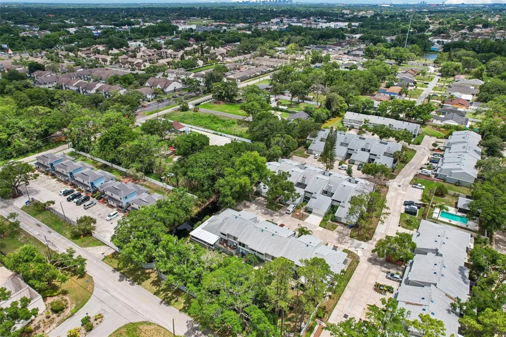 4001 BAINWOOD COURT Tampa, FL 33614