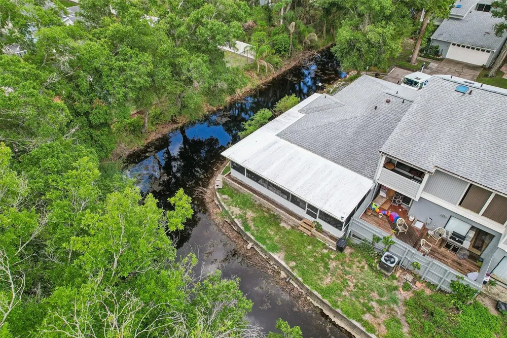 4001 BAINWOOD COURT Tampa, FL 33614