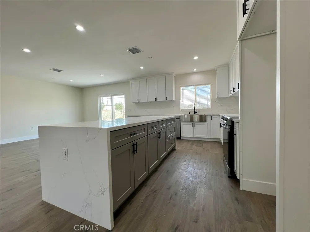 9737 East Avenue Q-4 Littlerock, CA 93543