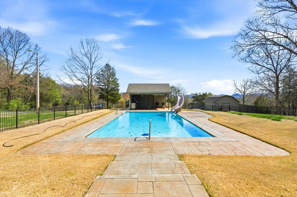 209 County Road 576 Englewood, TN 37329
