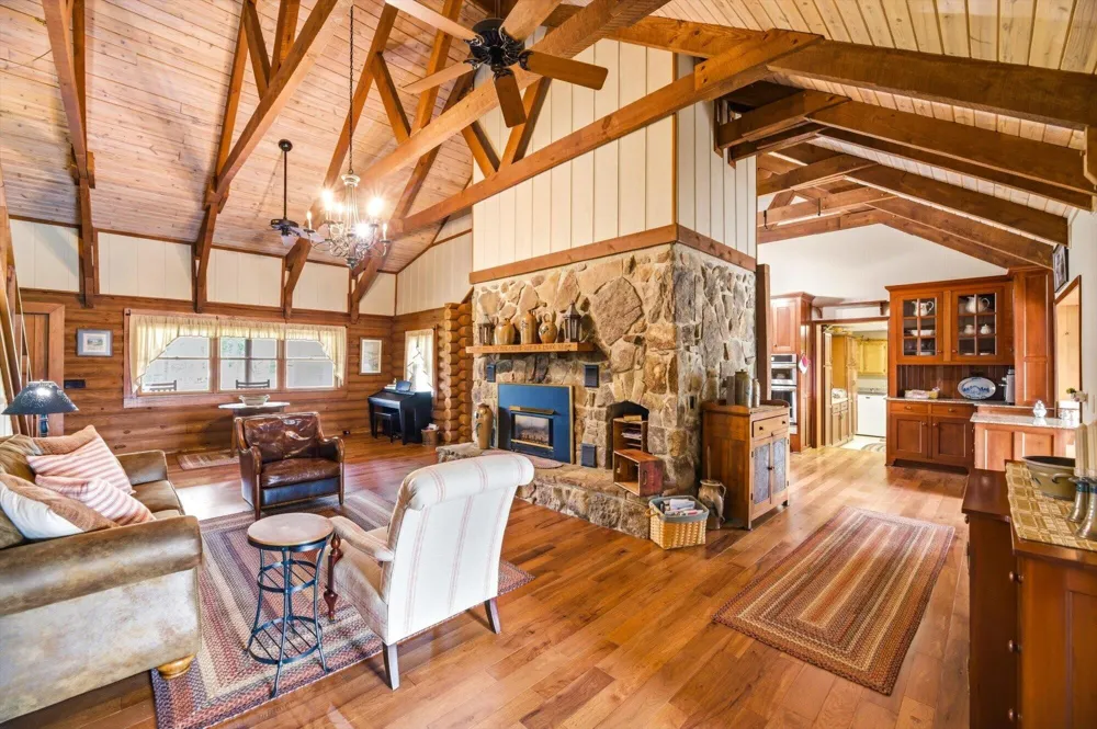209 County Road 576 Englewood, TN 37329
