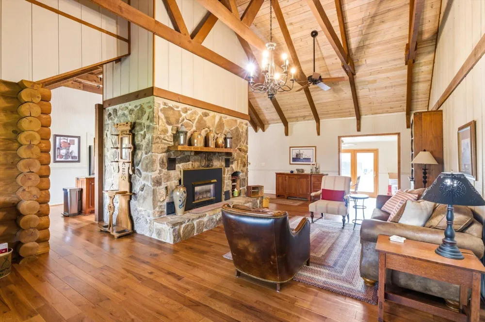 209 County Road 576 Englewood, TN 37329