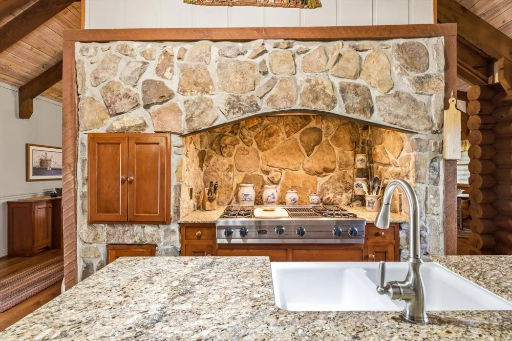 209 County Road 576 Englewood, TN 37329