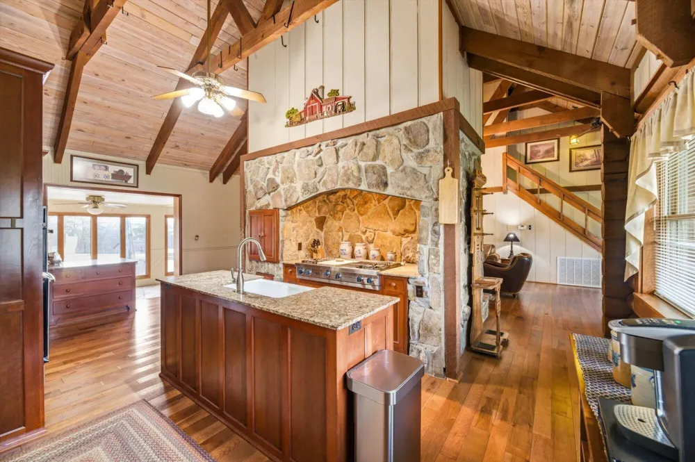 209 County Road 576 Englewood, TN 37329