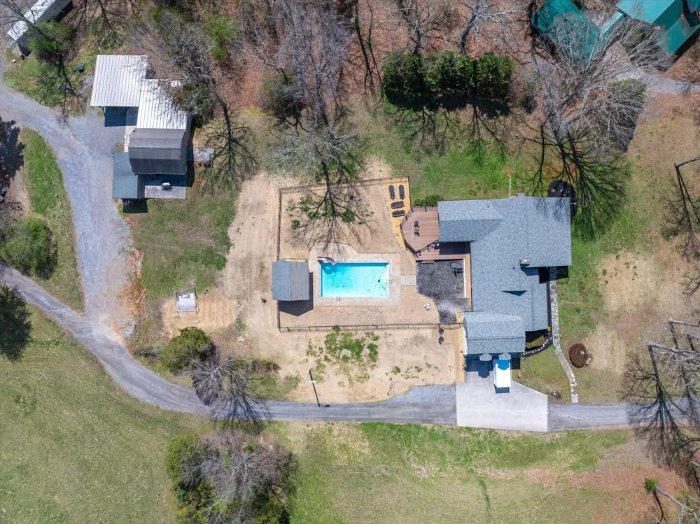 209 County Road 576 Englewood, TN 37329