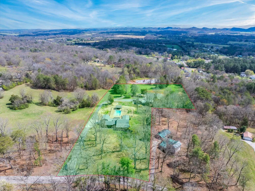 209 County Road 576 Englewood, TN 37329