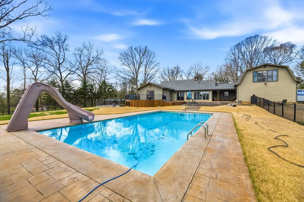 209 County Road 576 Englewood, TN 37329
