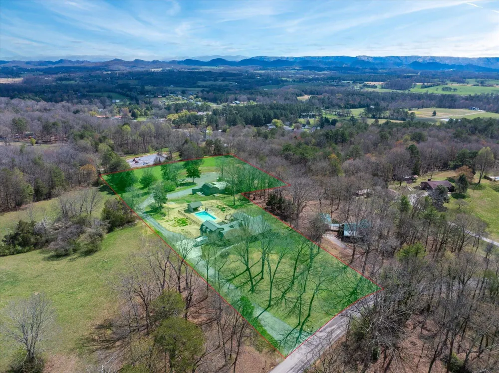 209 County Road 576 Englewood, TN 37329