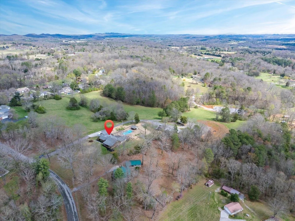 209 County Road 576 Englewood, TN 37329