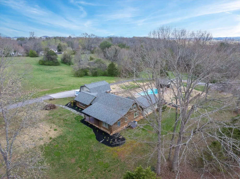 209 County Road 576 Englewood, TN 37329
