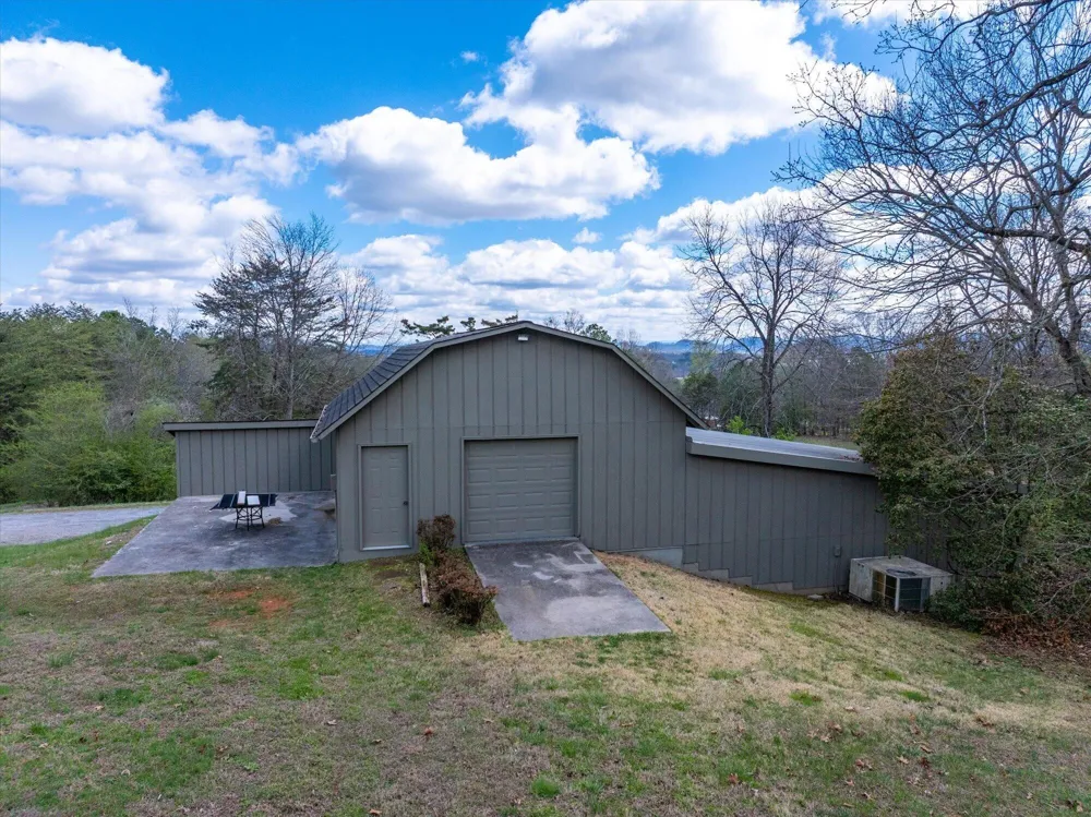 209 County Road 576 Englewood, TN 37329