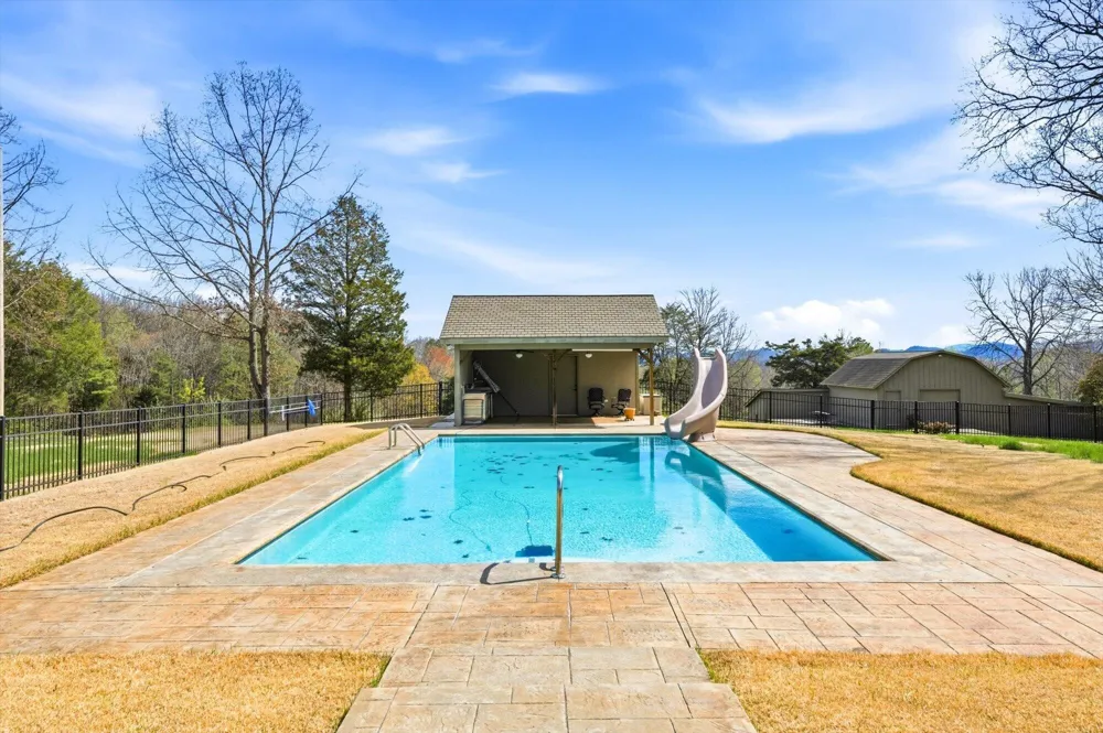 209 County Road 576 Englewood, TN 37329