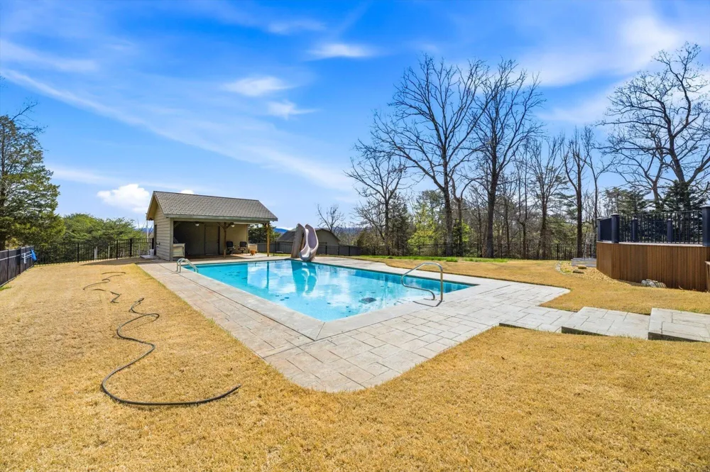 209 County Road 576 Englewood, TN 37329