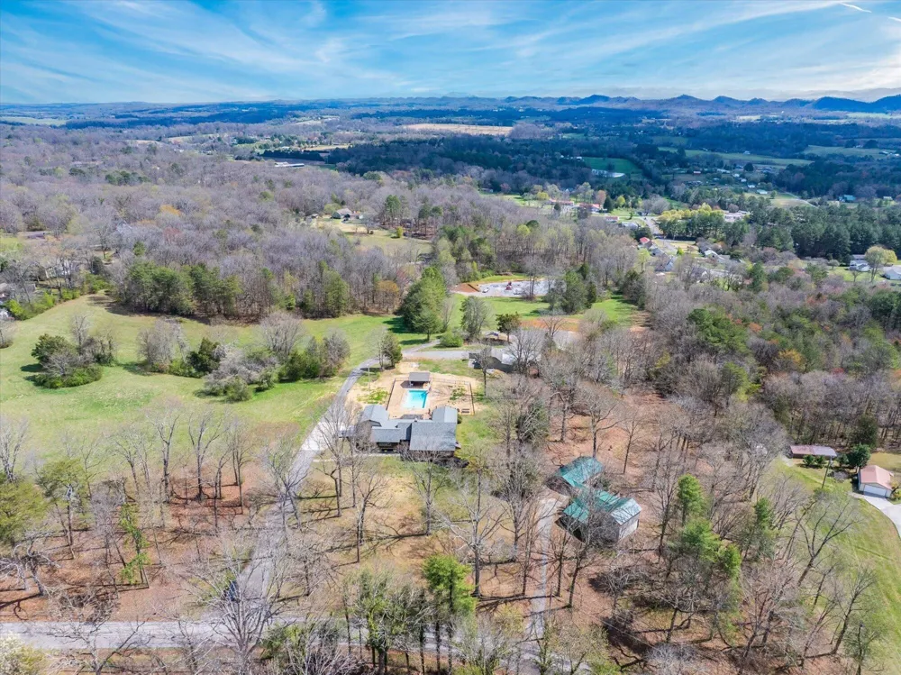 209 County Road 576 Englewood, TN 37329