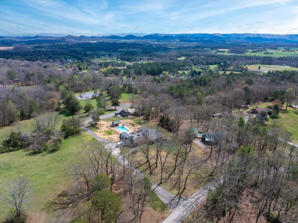 209 County Road 576 Englewood, TN 37329